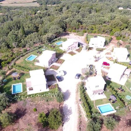 Skriperon Villas Epta Karpi Complex Of 7 Luxury Villas מראה חיצוני תמונה