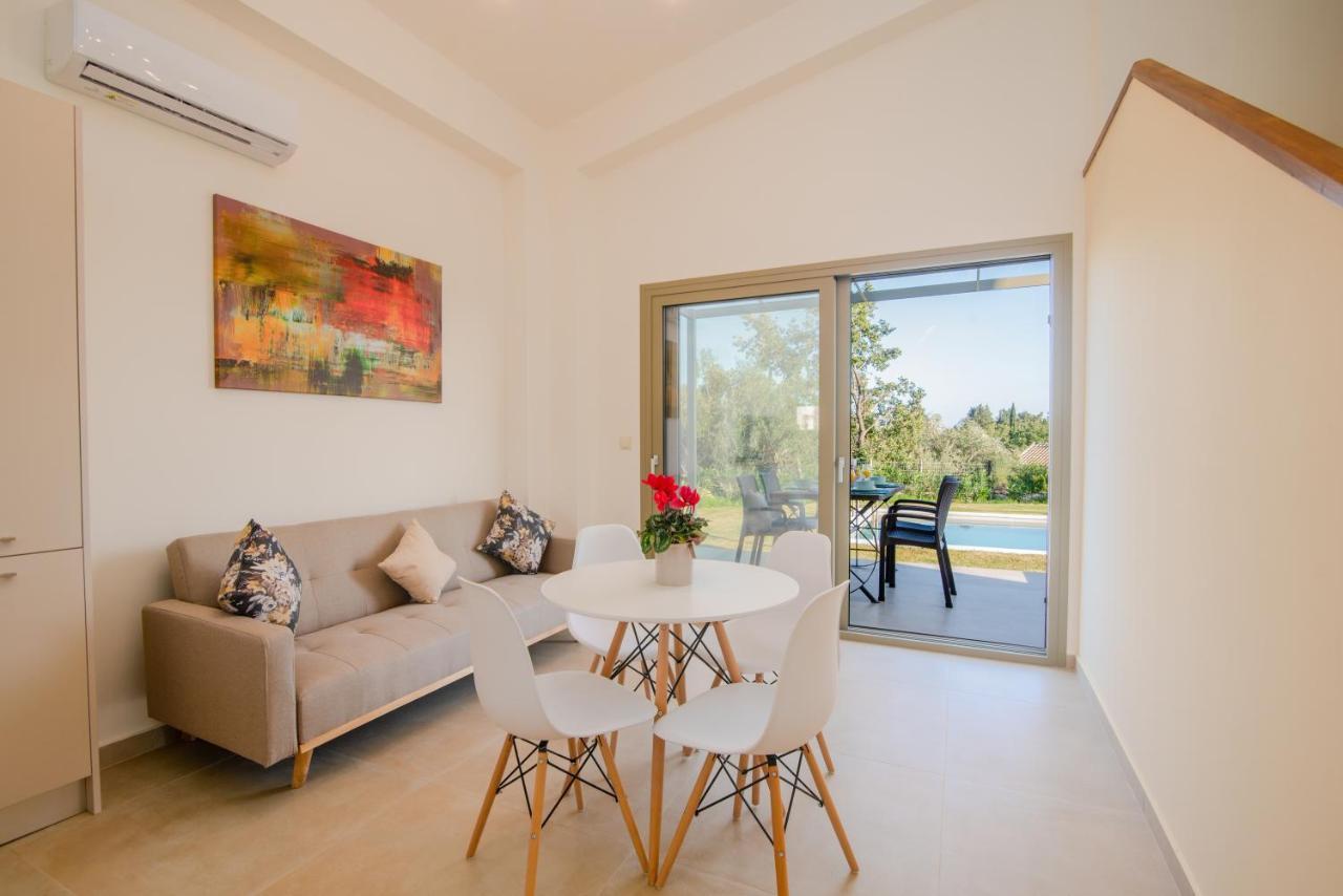 Skriperon Villas Epta Karpi Complex Of 7 Luxury Villas מראה חיצוני תמונה